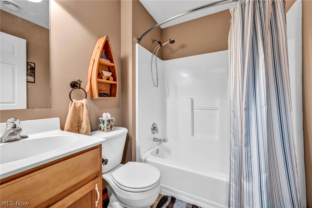 Hampton Court Highrise Condo - Residential