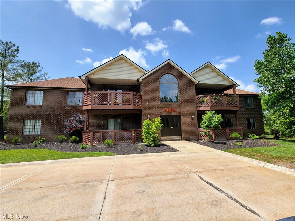 Courts of Country Lakes - Residential