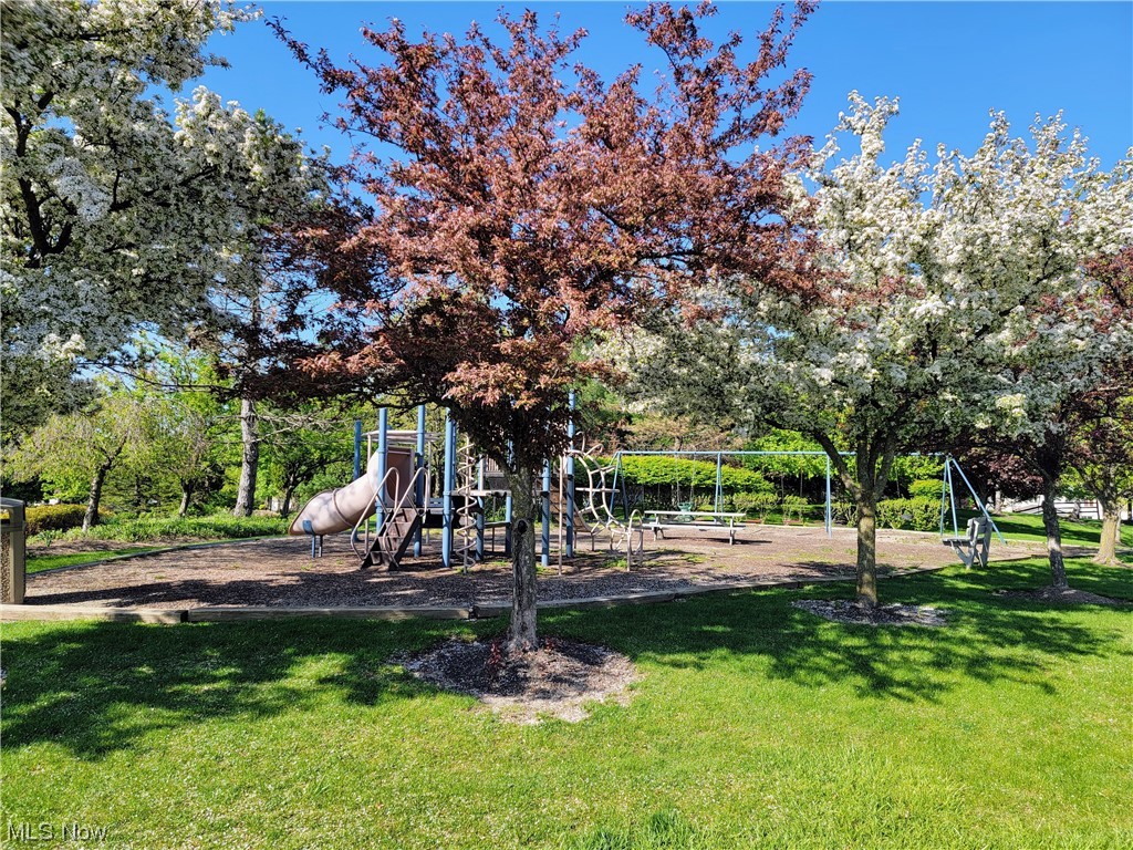 Courts of Country Lakes - Residential