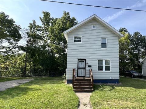 Photo of 784 Rosamond Avenue, Akron, OH 44307 (MLS # 5237803)