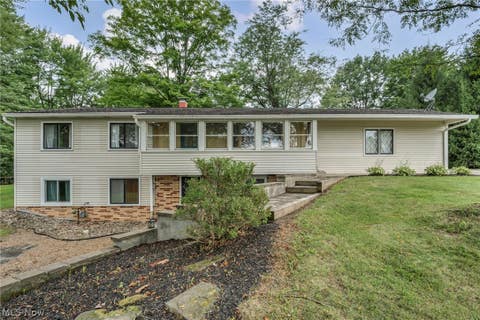 Homes For Sale - 191 Hedgecliff Drive<br/> Aurora, OH 44202