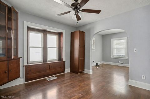 Tiny photo for 1100 Beardsley Street, Akron, OH 44301 (MLS # 5187913)