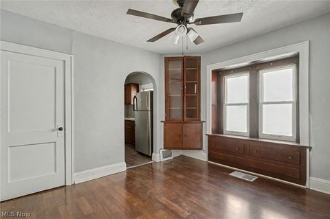 Tiny photo for 1100 Beardsley Street, Akron, OH 44301 (MLS # 5187913)