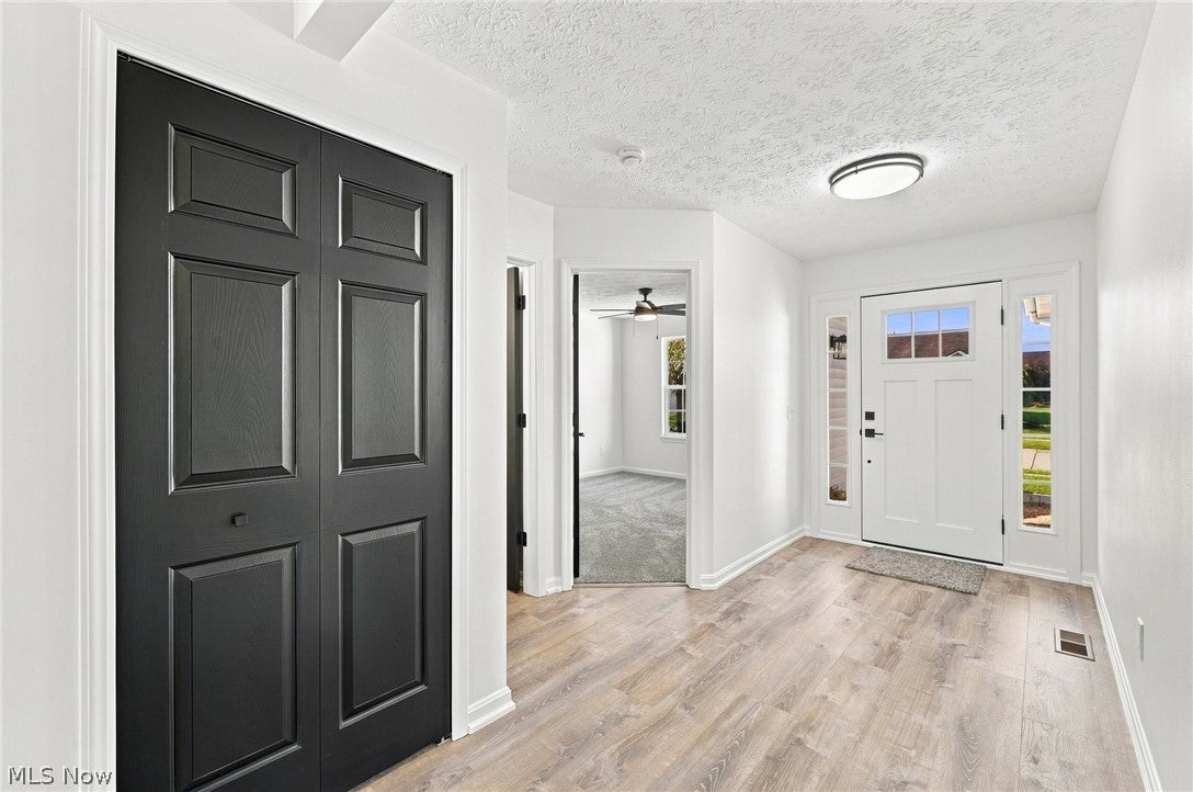 3382 Coopers Trail