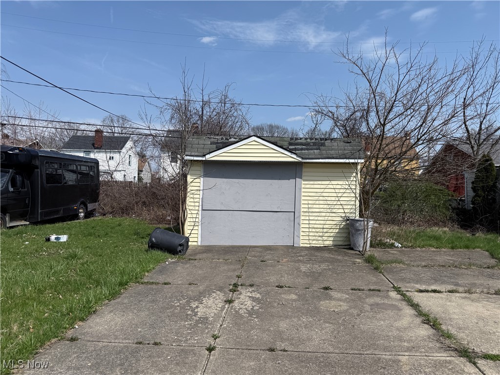 3927 E 153rd Street