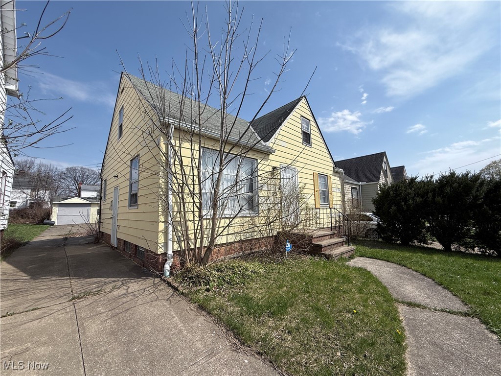 3927 E 153rd Street