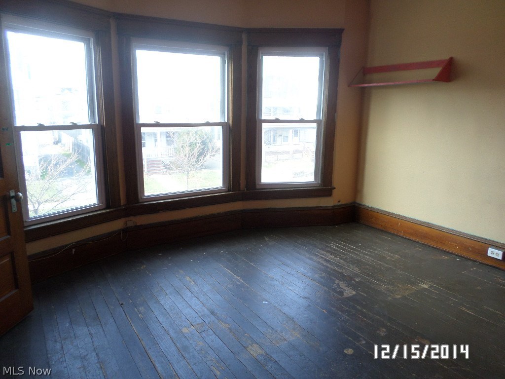 F R Elliotts - Residential