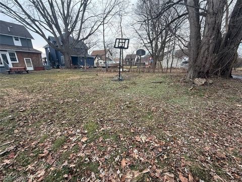 Tiny photo for 2329 Winfield Way NE, Canton, OH 44705 (MLS # 5188182)