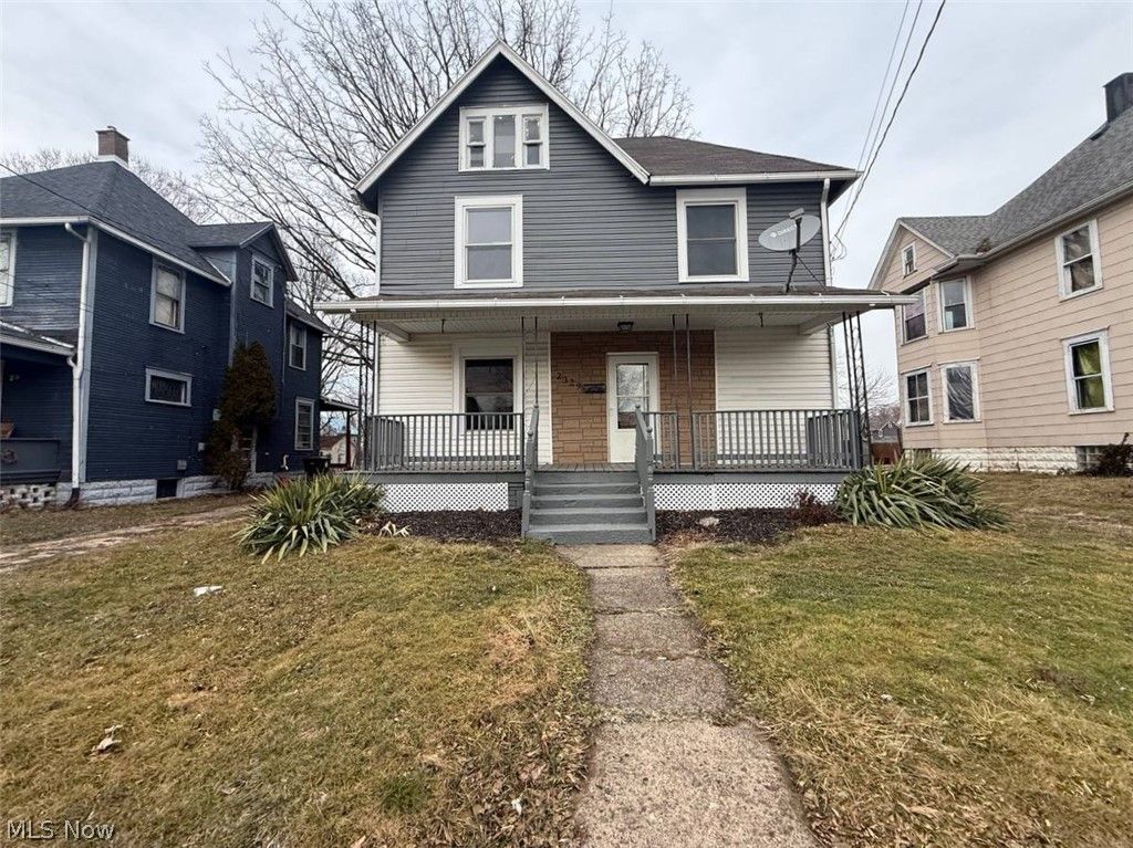 Photo of 2329 Winfield Way NE, Canton, OH 44705 (MLS # 5188182)