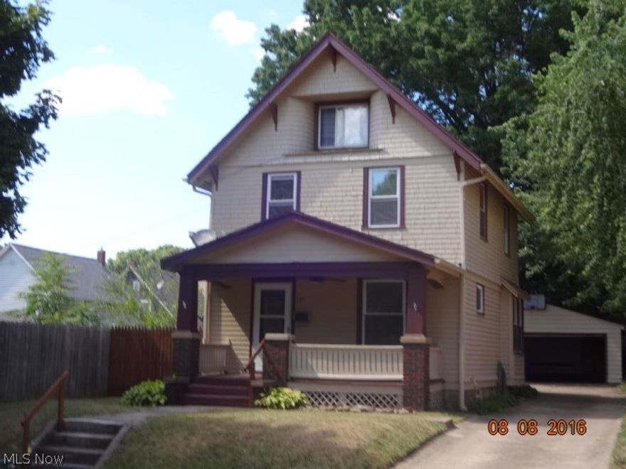 MOVE IN CONDITION.  BEAUTIFUL WOOD FLOORS THRU OUT.  TO SETTLE ESTATE.  MOTIVATED SELLER.  NEW WINDOWS, BEAUTIFUL DECK IN REAR.  OVER-SIZED 2 CAR GARAGE.  Home Warranty included.