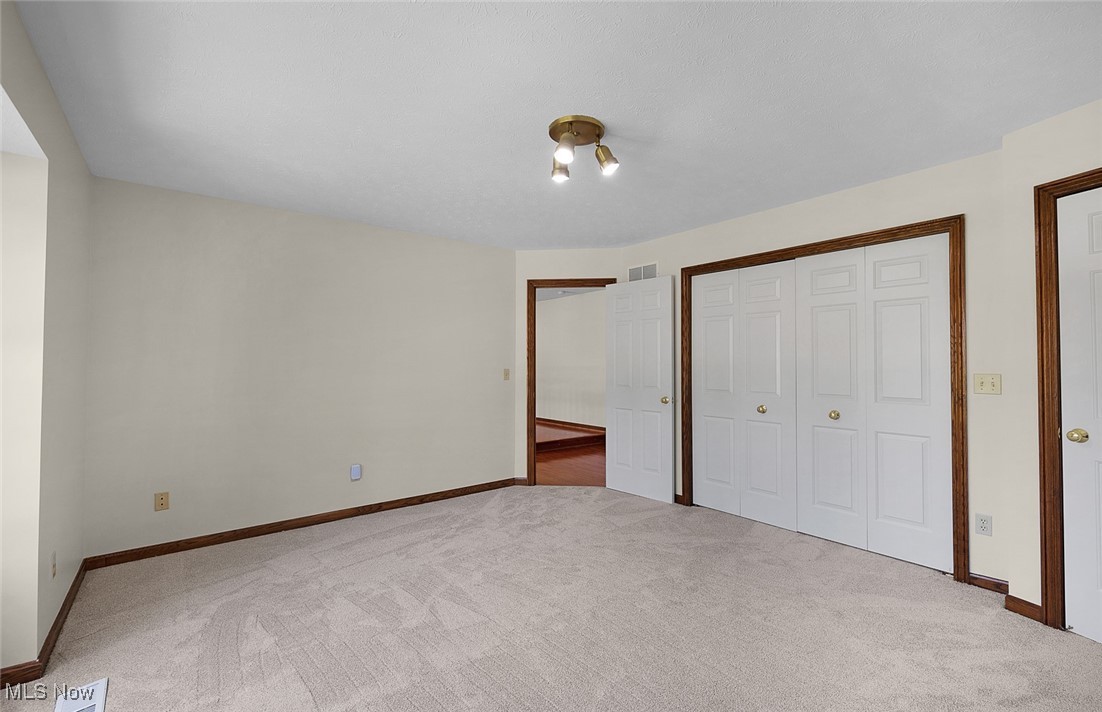 2901 Crystalwood Drive, Broadview Heights, Ohio image 31