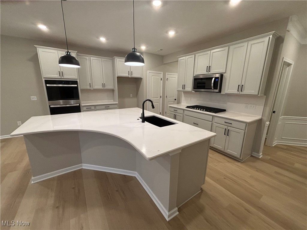 Photo of 32727 Sandridge Run, Avon Lake, OH 44012 (MLS # 5177595)