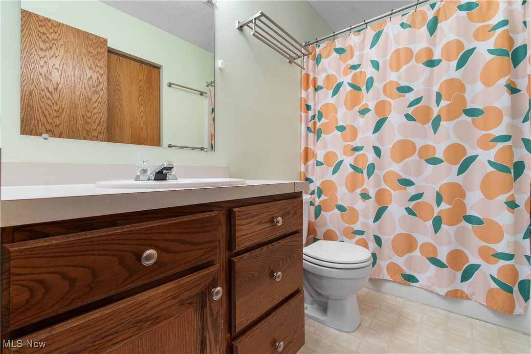 6032 Emerald Lakes Drive, Medina, Ohio image 22