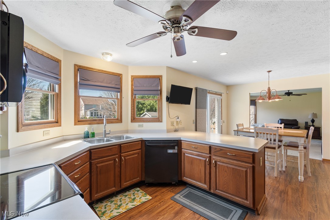 6032 Emerald Lakes Drive, Medina, Ohio image 8