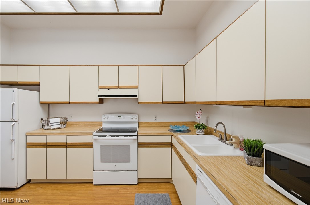 London Square Village - Residential