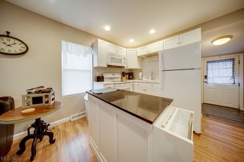 Tiny photo for 4884 Francis Street, Geneva on the Lake, OH 44041 (MLS # 5239020)