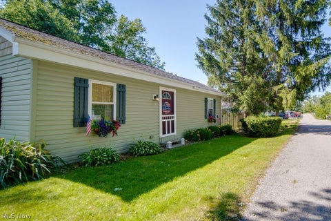 Tiny photo for 4884 Francis Street, Geneva on the Lake, OH 44041 (MLS # 5239020)