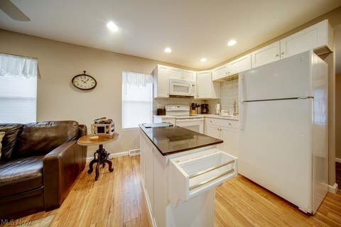 Tiny photo for 4884 Francis Street, Geneva on the Lake, OH 44041 (MLS # 5239020)