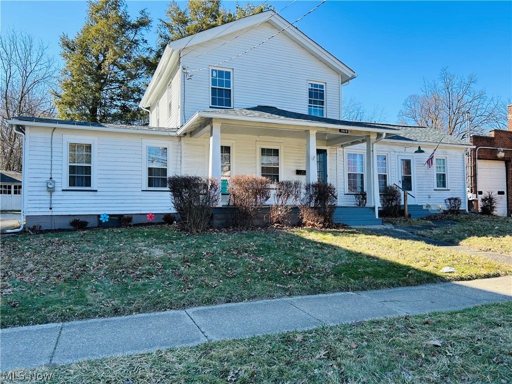 Photo of 1828 4th Street, Cuyahoga Falls, OH 44221 (MLS # 5190573)