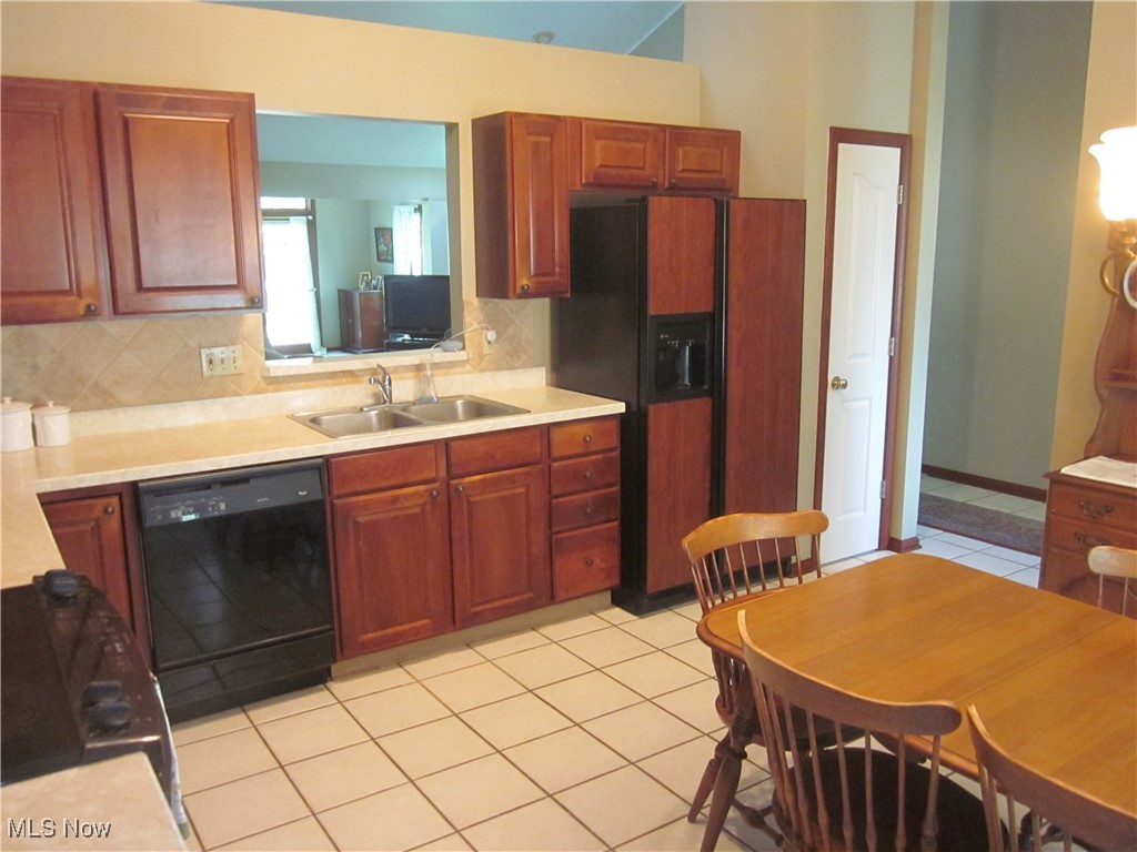 22434 Woodfield Trail, Strongsville, Ohio image 14