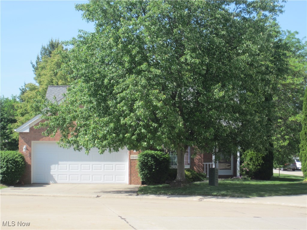 22434 Woodfield Trail, Strongsville, Ohio image 2