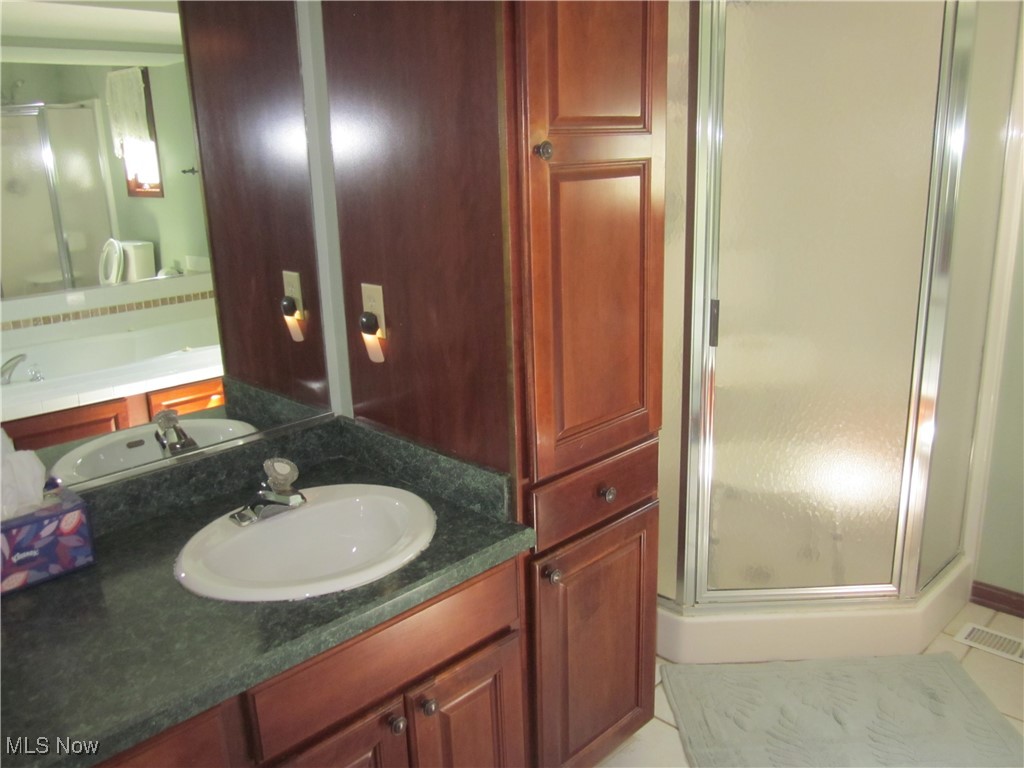 22434 Woodfield Trail, Strongsville, Ohio image 30