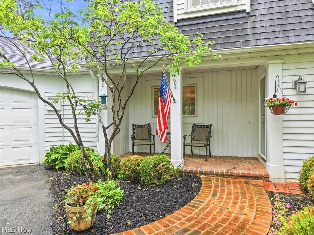 Photo of 104 Manor Brook Drive, Chagrin Falls, OH 44022 (MLS # 5213188)