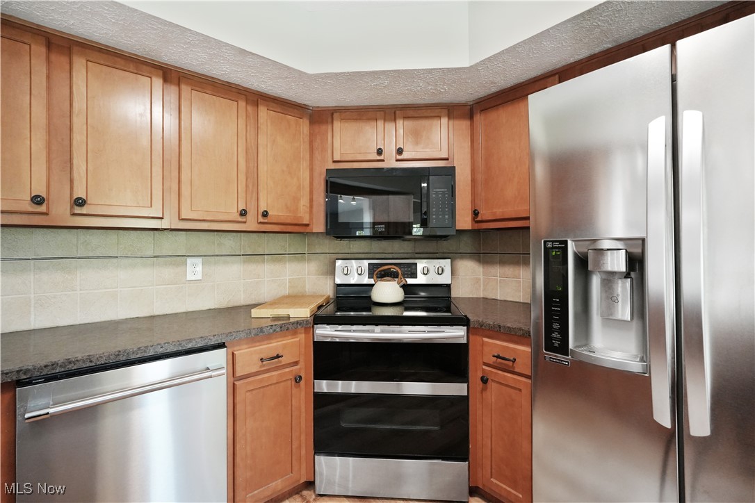 Artesian Lake Estate - Residential