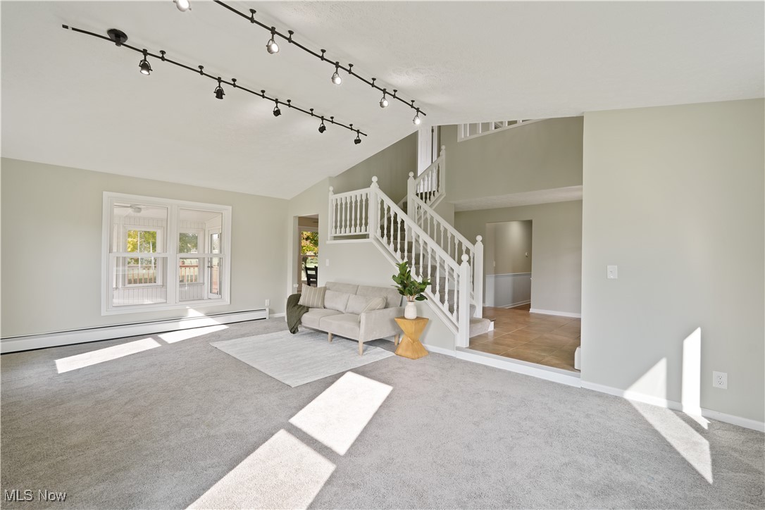 Artesian Lake Estate - Residential