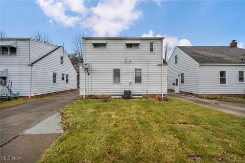 Tiny photo for 15512 Fernway Drive, Maple Heights, OH 44137 (MLS # 5178502)