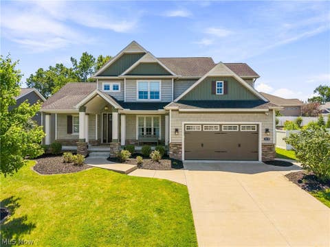 Homes For Sale - 3610 Lake Center Street<br/> Uniontown, OH 44685