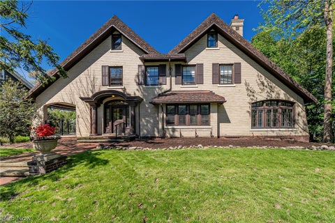 Homes For Sale - 2170 S Overlook Road<br/> Cleveland Heights, OH 44106