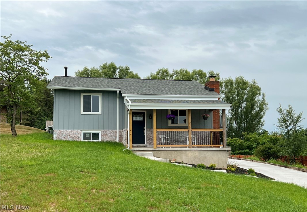 Photo 1 of 25 — 590 Olde Orchard Drive NE, Bolivar, OH 44612