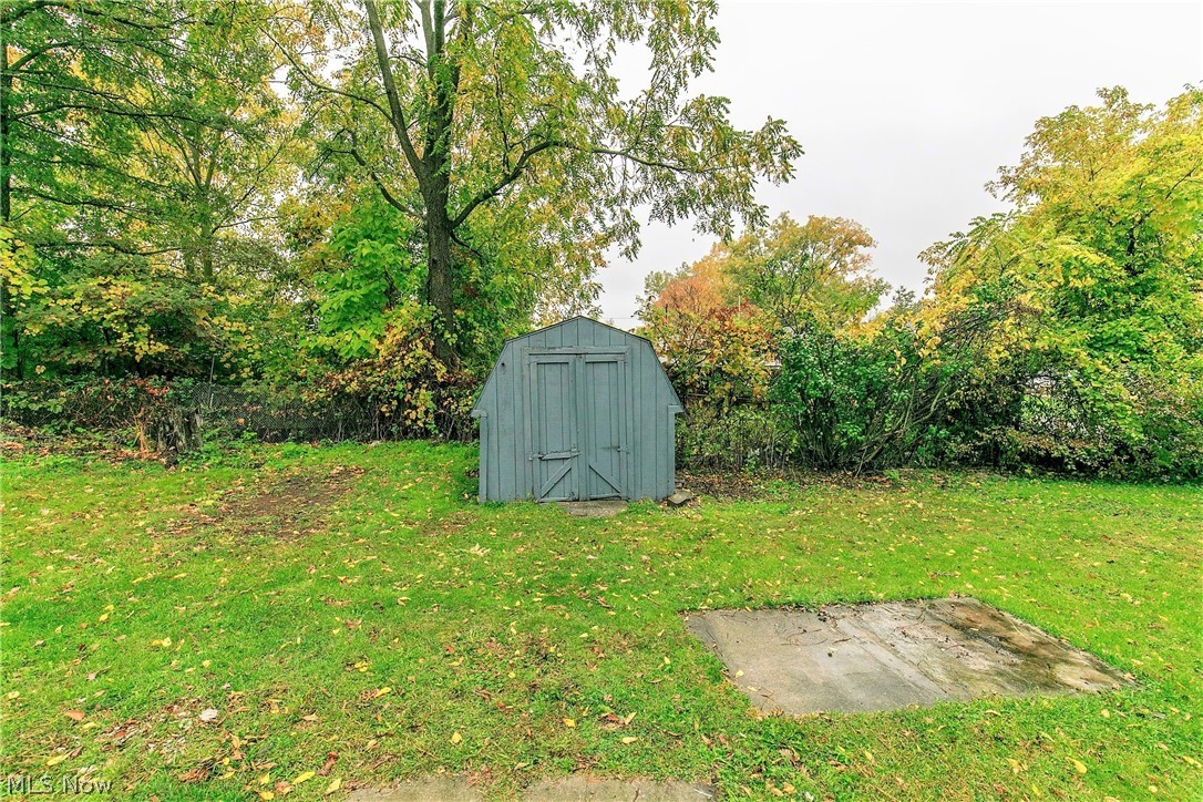 A G Frisbies City View - Residential