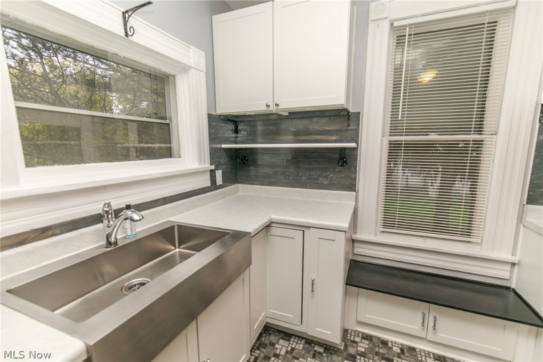 A G Frisbies City View - Residential