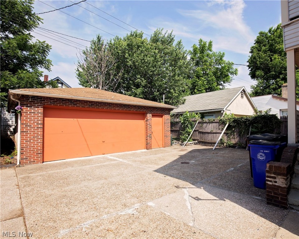 Bradley & Cobbs Madison Park Al - Residential Income