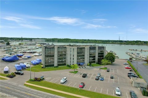 Tiny photo for 711 W Lakeshore Drive #203, Port Clinton, OH 43452 (MLS # 5222055)