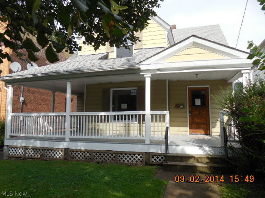 *** Traditional Colonial with Natural Woodwork and Hardwood Floors Throughout *** Freshly Painted Interior in Warm Neutral Colors *** Natural Wood Grand Staircase *** Extra Large Eat-In-Kitchen *** First Floor Half Bathroom and Laundry Room *** Updated Full Bathroom on Second Floor *** 100 Amp Circuit Breaker Electric Panel *** Wrap Around Front Porch ***Newer Overhead Garage and Service Doors, and Back Door Steps.  
 *** Calendar Days 1-7: All offers will be rejected. We want REO's to have exposure to the market and potential buyers. The date the property is listed is counted as Day 1. Calendar Days 8-15: PAS will entertain offers from all buyers except buyers purchasing as a secondary residence, parent(s) buying a home for their child/children, or investors. Offers that will be entertained include the following: Buyers purchasing a property as their primary residence, Municipalities purchasing a residence or a vacant lot, Non-profit buyers purchasing a residence or a vacant lot. Cal