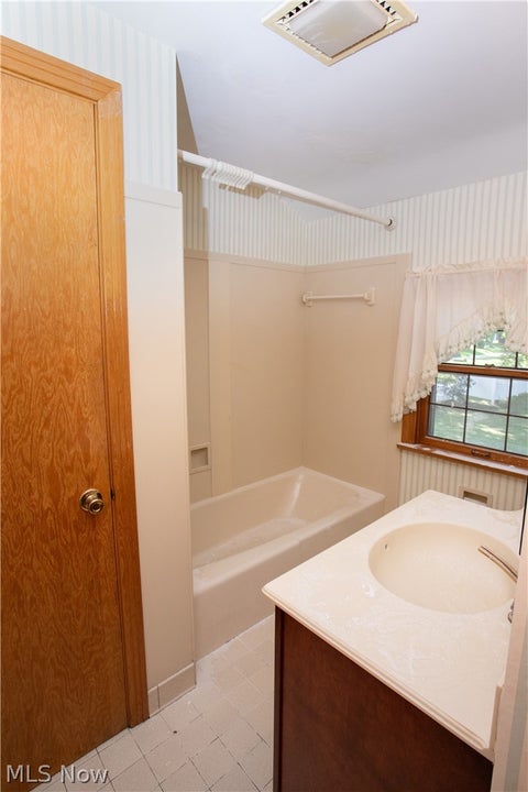 Tiny photo for 26 Viola Avenue, Hubbard, OH 44425 (MLS # 5255883)
