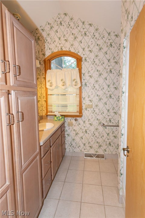 Tiny photo for 26 Viola Avenue, Hubbard, OH 44425 (MLS # 5255883)