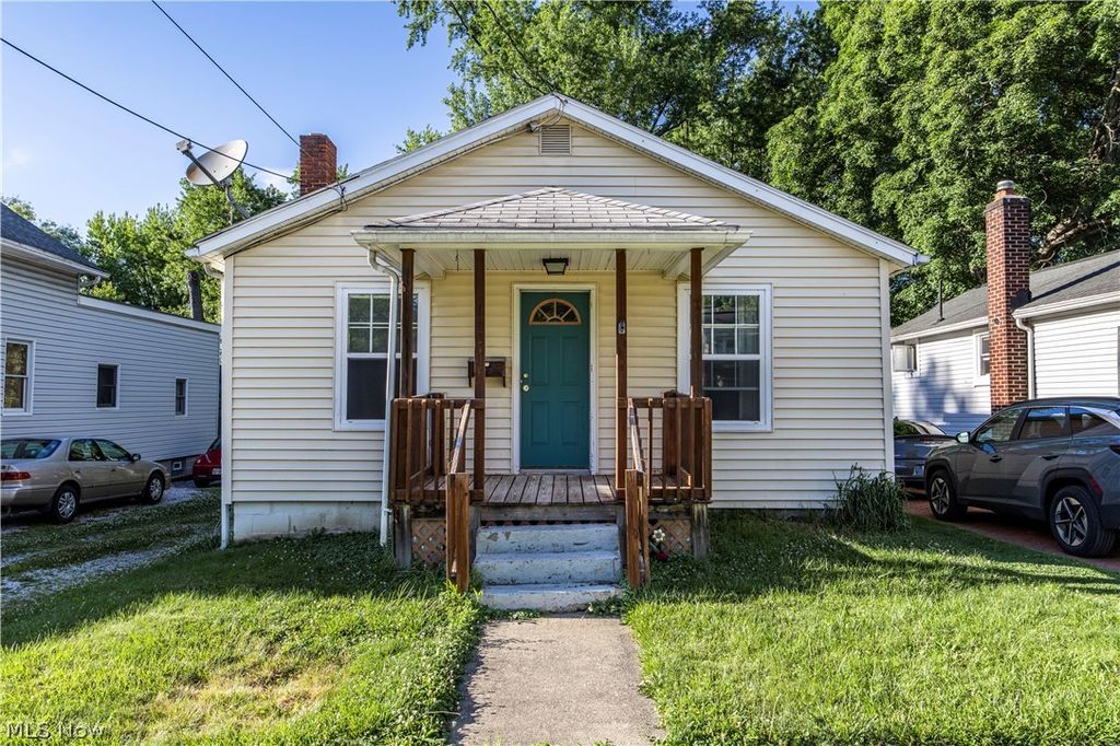 Photo of 143 E Central Avenue, Ravenna, OH 44266 (MLS # 5219324)