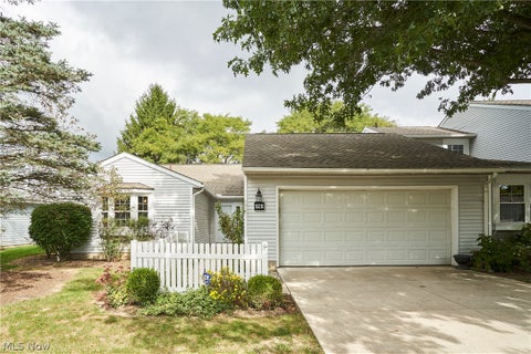 Condo For Sale - 928 Sturbridge Drive<br/> Akron, OH 44313