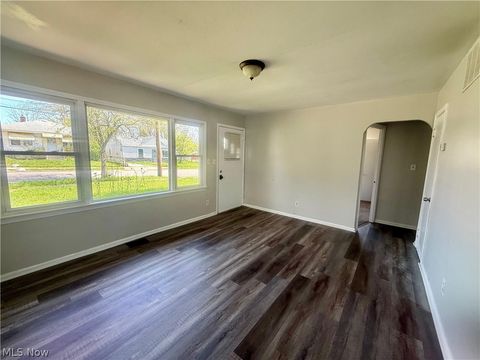 Tiny photo for 4816 E 173rd Street, Cleveland, OH 44128 (MLS # 5203289)