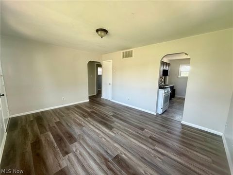 Tiny photo for 4816 E 173rd Street, Cleveland, OH 44128 (MLS # 5203289)