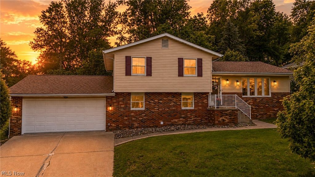 Photo of 120 Windermere Drive, St Clairsville, OH 43950 (MLS # 5215392)