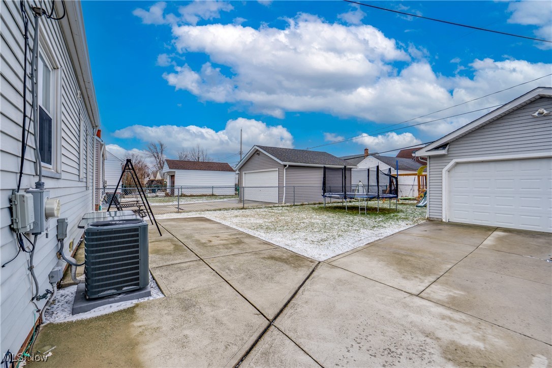 372 E 329th Street, Willowick, Ohio image 23