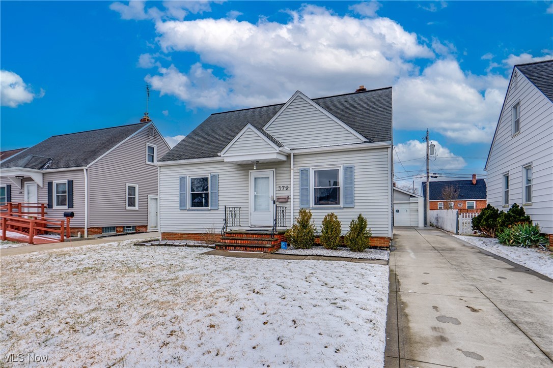 372 E 329th Street, Willowick, Ohio image 2