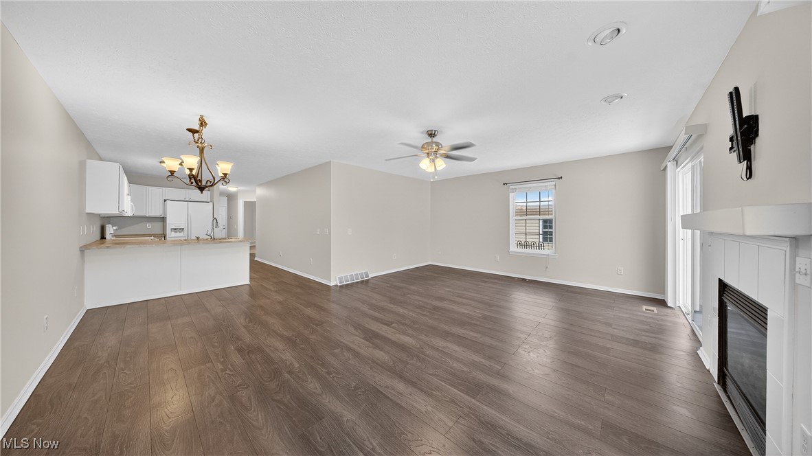 Forest View Xings Condo Ph 03 - Residential