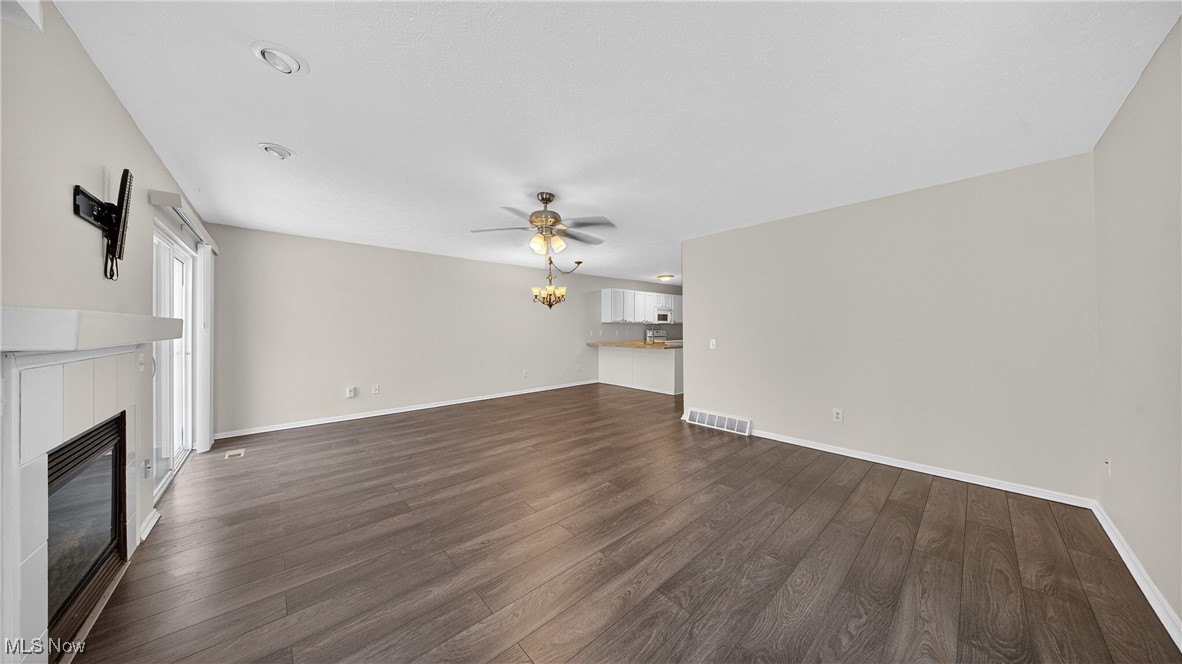 Forest View Xings Condo Ph 03 - Residential