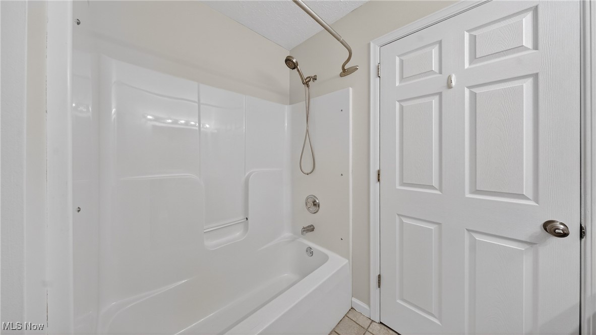 Forest View Xings Condo Ph 03 - Residential